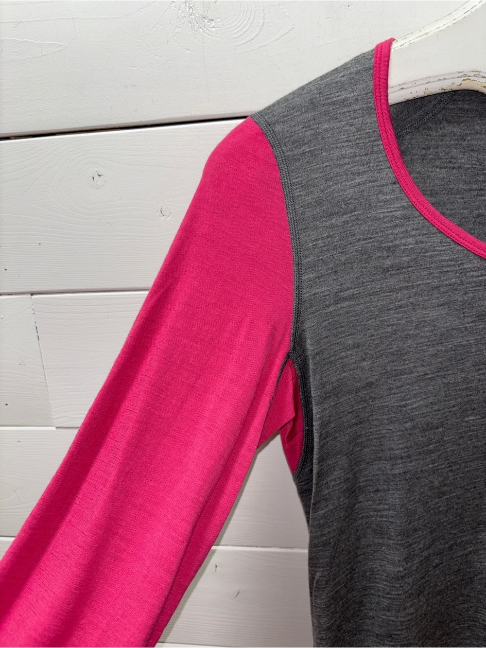 Icebreaker 200 Long-Sleeve Base Layer – Grey & Pink – Size M - Picture 6 of 11